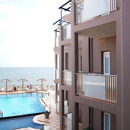 Cozy Corner Vs Beachfront