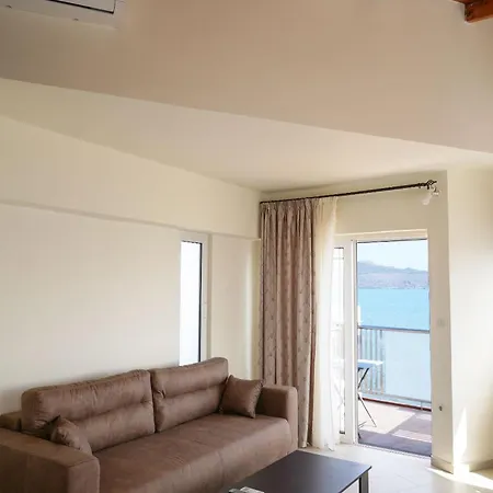 Cozy Corner Vs Beachfront * Stalós