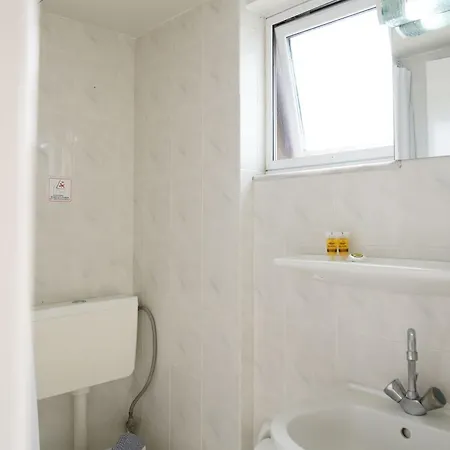 Cozy Corner Vs Beachfront Apartament Stalós