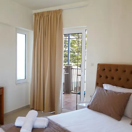 Cozy Corner Vs Beachfront * Stalós