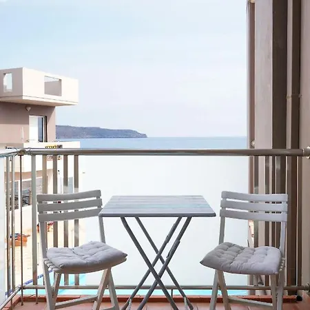 Cozy Corner Vs Beachfront * Stalós