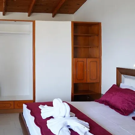 Cozy Corner Vs Beachfront דירה Stalós