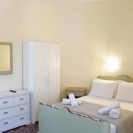 Cozy Corner Vs Beachfront